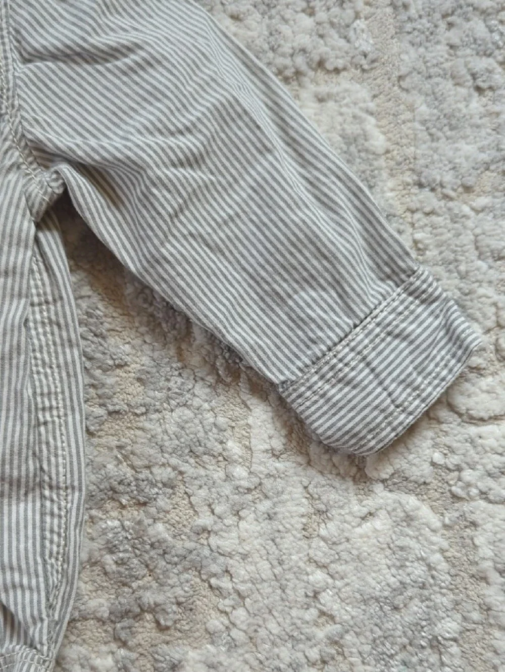 OshKosh B'gosh Thin Black & White Striped Long-Sleeve One-Piece Size 6-9 Months
